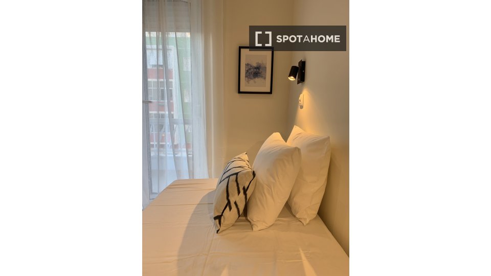 Double room Lisbon, 4 beds, 80m² — photo 12