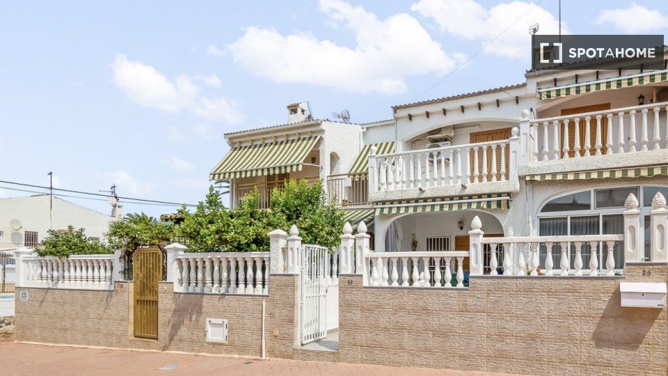Apartment Alicante, 2 beds, 70m² — photo 8