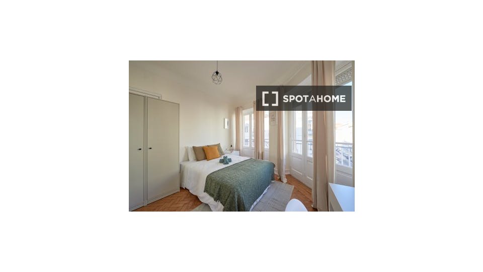 Double room Lisbon, 5 beds — photo 1