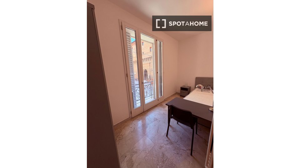 Double room Bologna, 10 beds, 232m² — photo 10