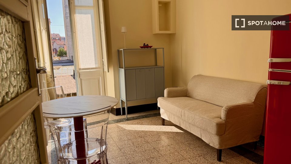 Apartment Turin, 2 beds, 60m² — photo 3