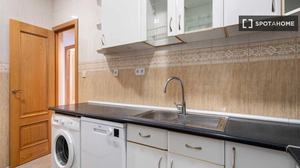 Double room Madrid, 6 beds — photo 34