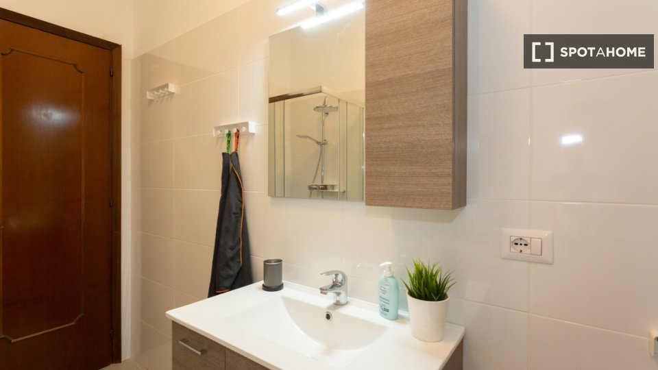 Double room Milan, 4 beds — photo 9