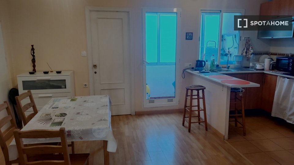 Double room Valencia, 3 beds — photo 7