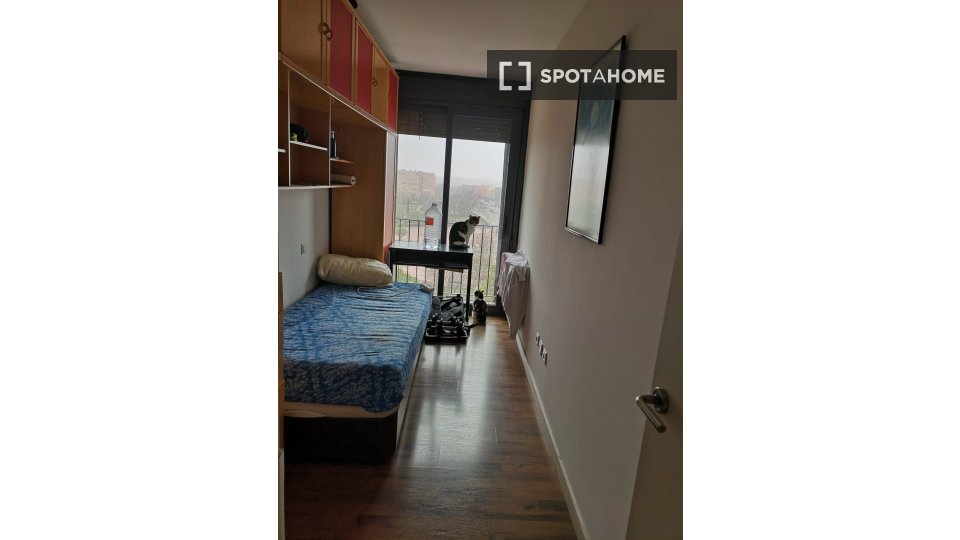 Double room Madrid, 4 beds, 30m² — photo 8