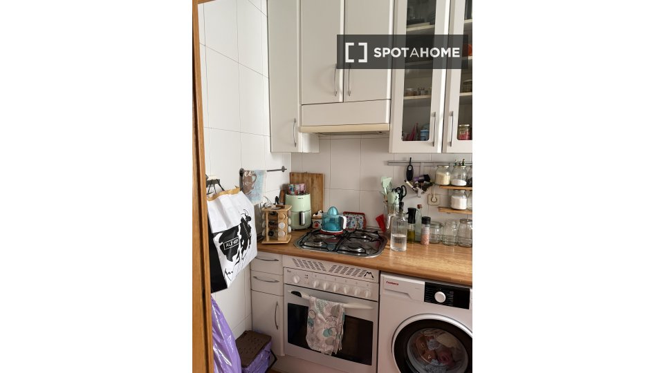 Double room Madrid, 2 beds, 75m² — photo 13