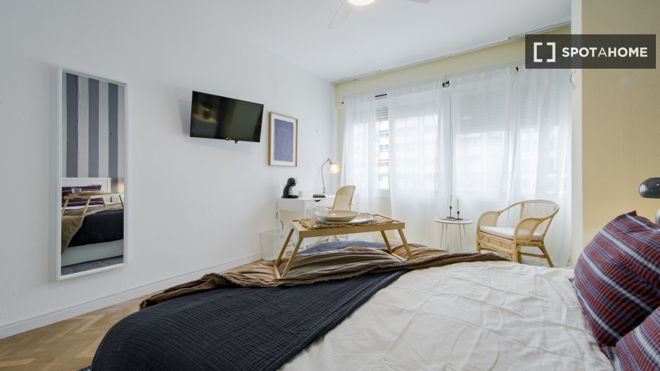 Double room Madrid, 11 beds, 250m² — photo 17