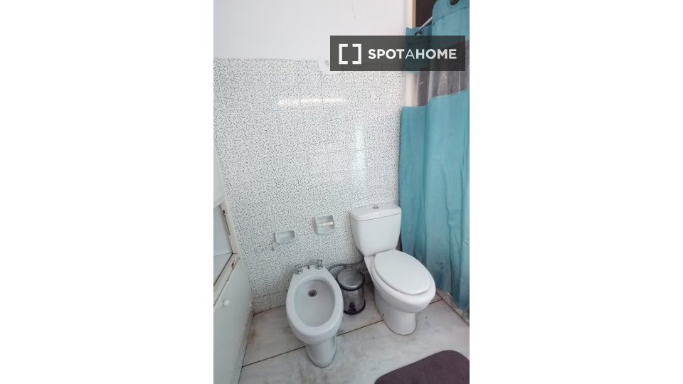 Double room Athens, 4 beds — photo 18