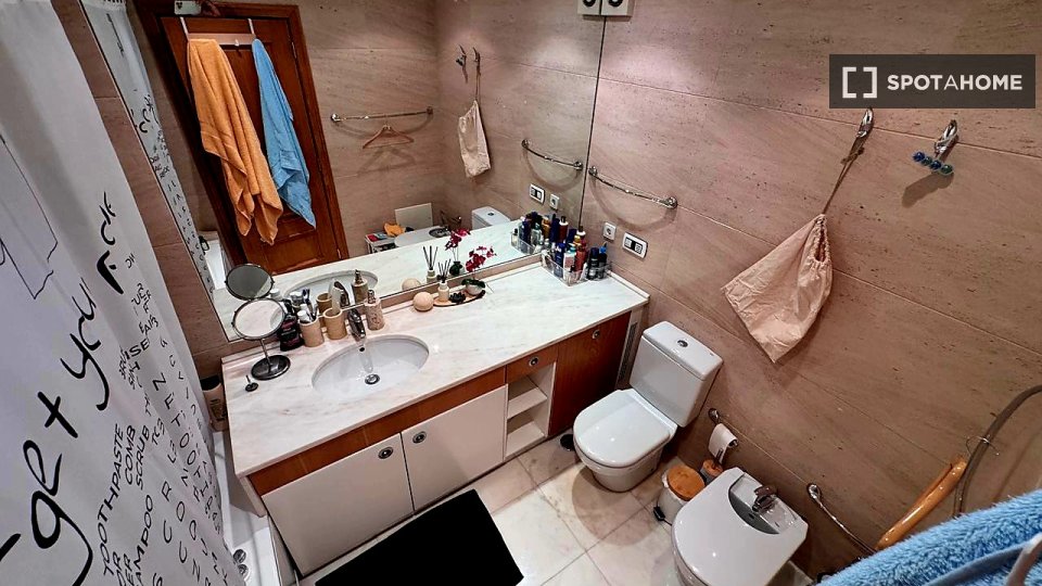 Apartment Lisbon, 4 beds, 177m² — photo 1