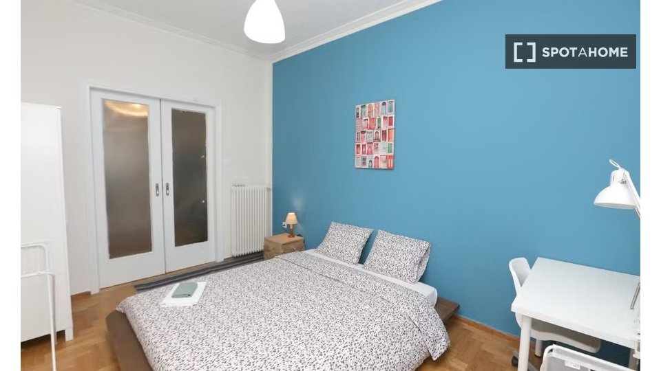 Double room Athens, 3 beds — photo 11