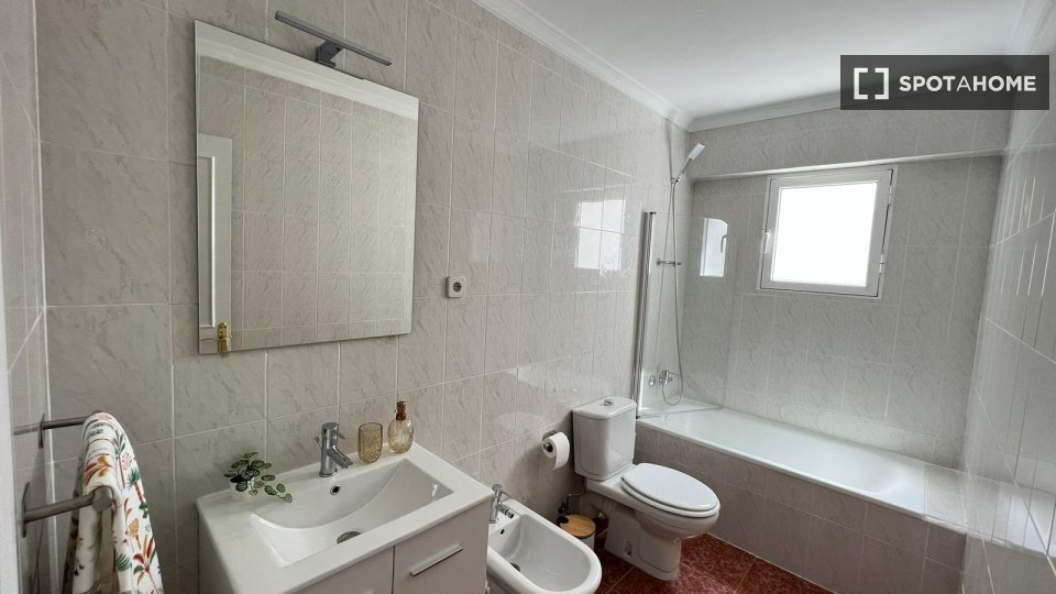 Double room Malaga, 3 beds, 89m² — photo 9