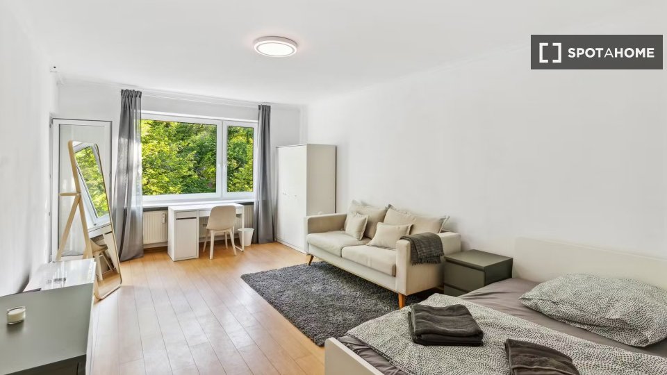 Double room Hamburg, 3 beds, 70m² — photo 3