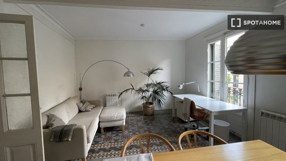Double room Barcelona, 1 bed, 95m² — photo 10