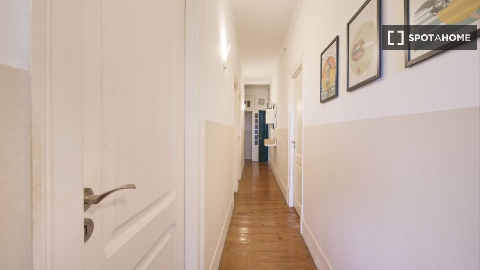 Double room Lisbon, 6 beds — photo 9