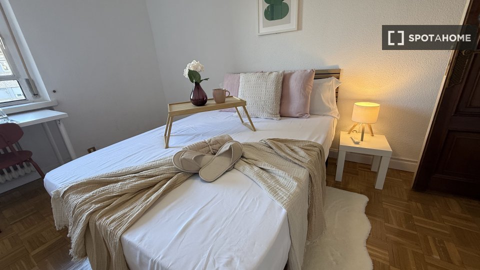 Double room Madrid, 6 beds — photo 7