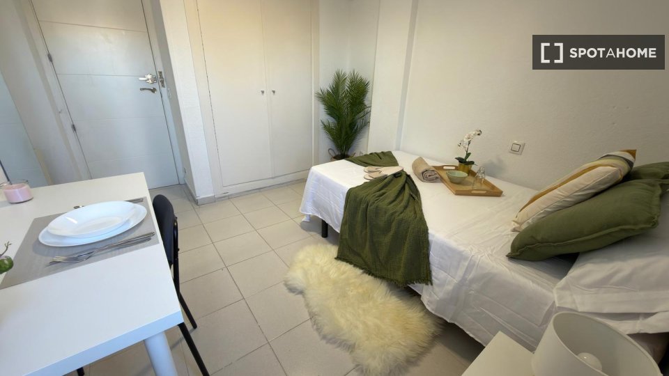 Double room Madrid, 4 beds — photo 7