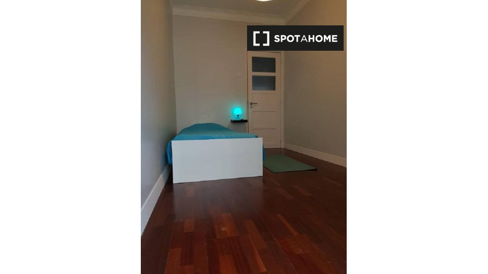 Double room Lisbon, 4 beds, 160m² — photo 2