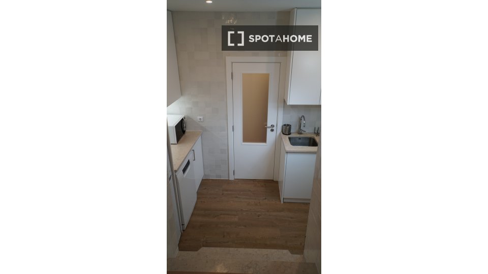 Apartment Lisbon, 3 beds, 135m² — photo 5