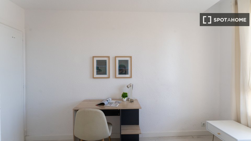 Double room Madrid, 6 beds — photo 36