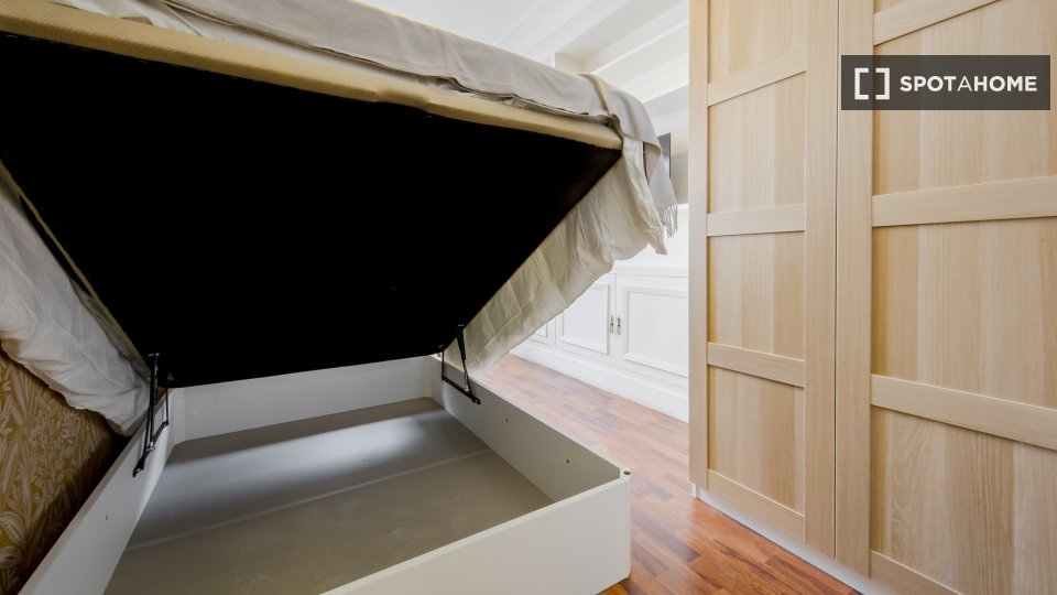 Double room Madrid, 8 beds — photo 3