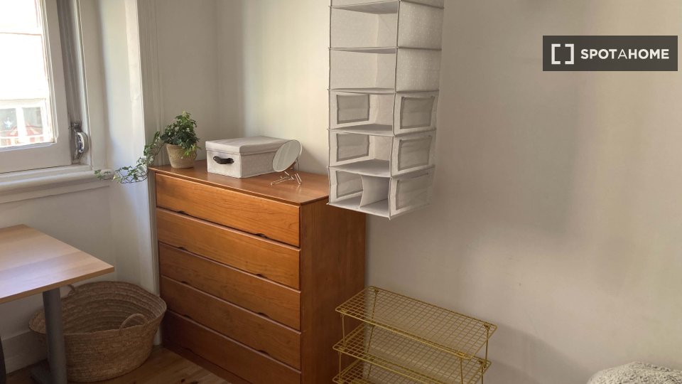 Double room Lisbon, 2 beds, 70m² — photo 6