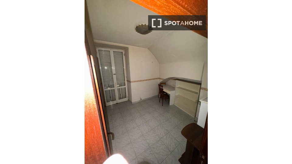 Double room Naples, 2 beds — photo 5