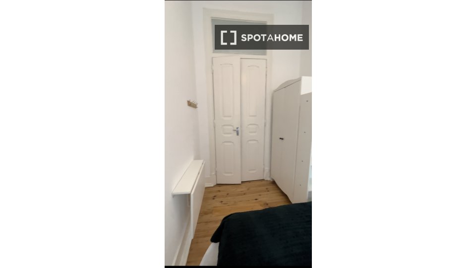 Double room Lisbon, 5 beds, 170m² — photo 8