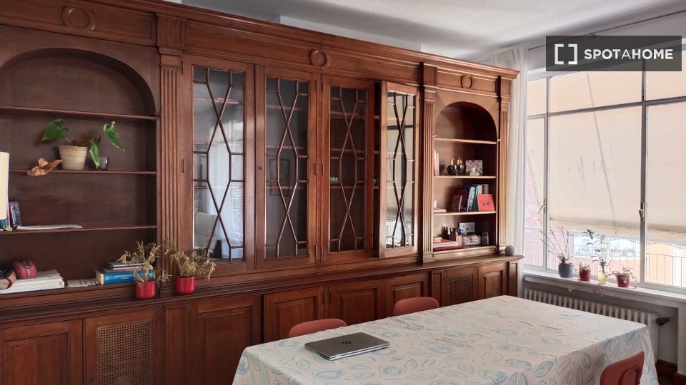 Double room Madrid, 3 beds, 140m² — photo 3
