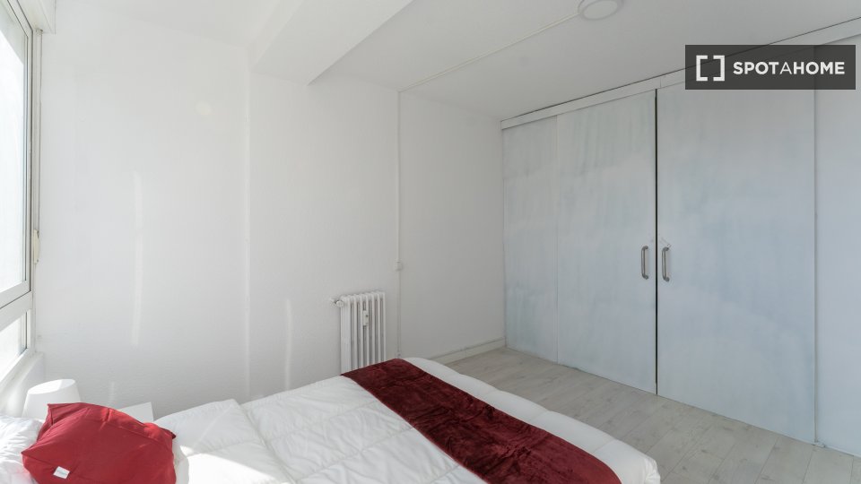 Double room Madrid, 6 beds — photo 1