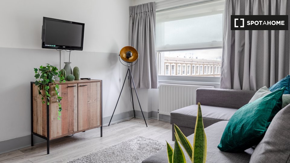 Apartment London, 1 bed, 23m² — photo 1