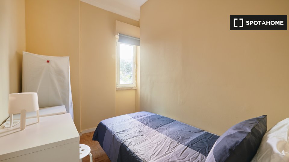 Double room Lisbon, 6 beds — photo 14