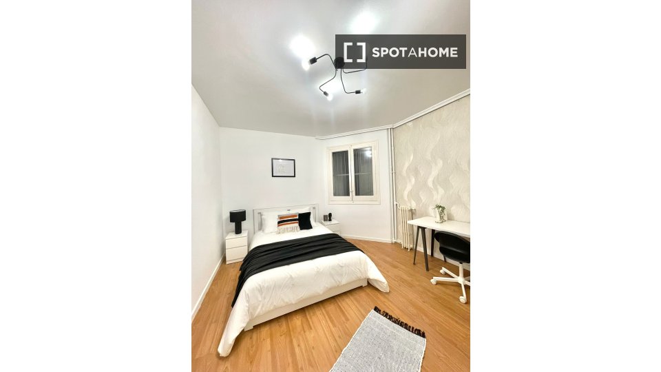 Double room Madrid, 5 beds — photo 28
