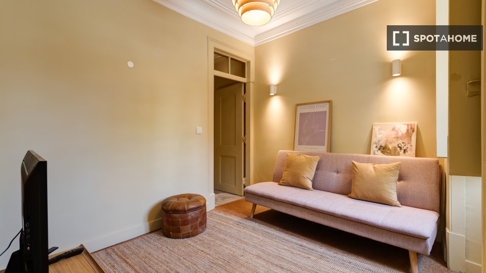 Apartment mono Lisbon, 60m² — photo 16