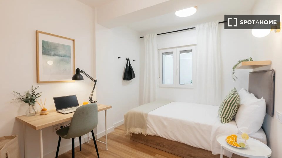 Double room Valencia, 5 beds — photo 8