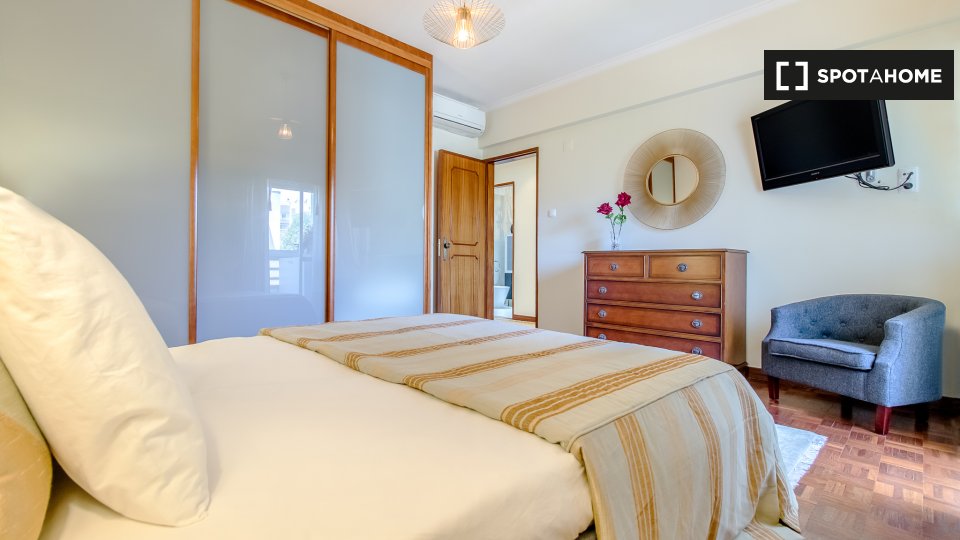 Apartment Lisbon, 3 beds — photo 19