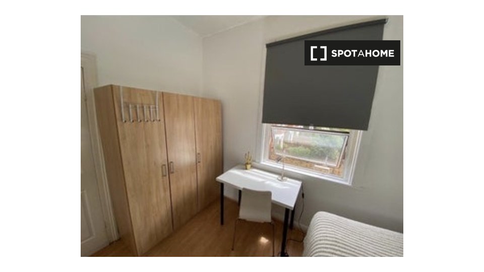 Double room London, 4 beds, 60m² — photo 1