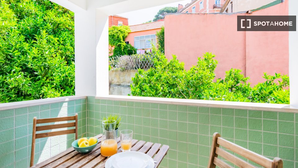 Apartment Lisbon, 2 beds — photo 17