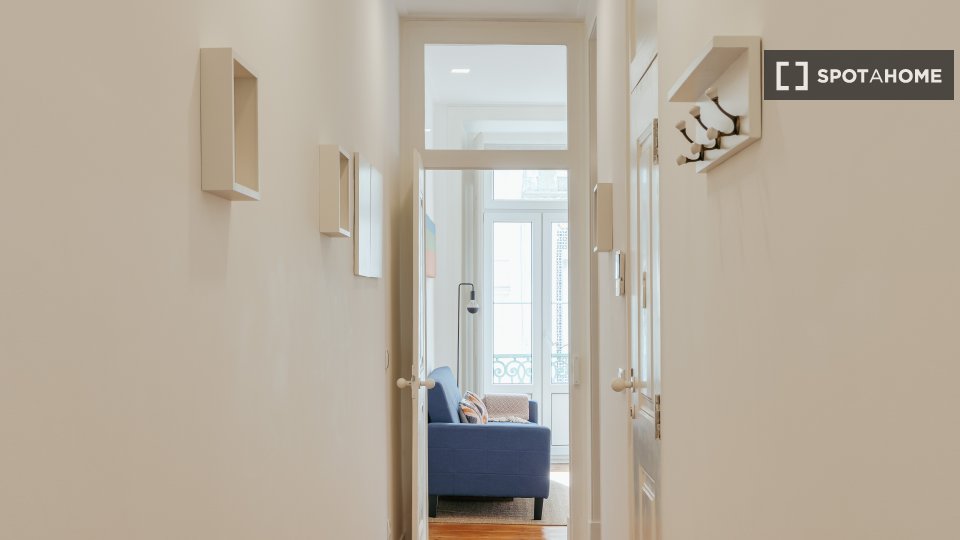 Apartment Lisbon, 1 bed, 70m² — photo 17