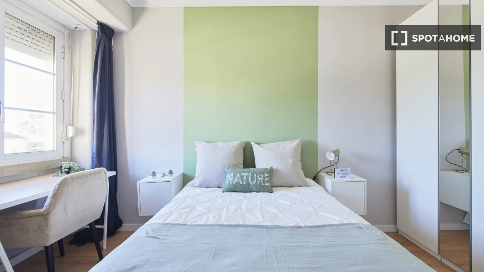 Double room Lisbon, 6 beds — photo 11