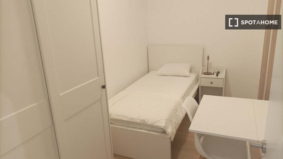 Double room Lisbon, 6 beds — photo 6