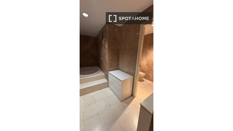 Double room Valencia, 5 beds, 240m² — photo 11