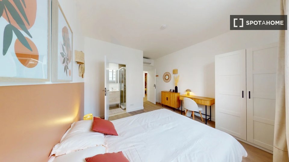 Double room Lyon, 17 beds — photo 11