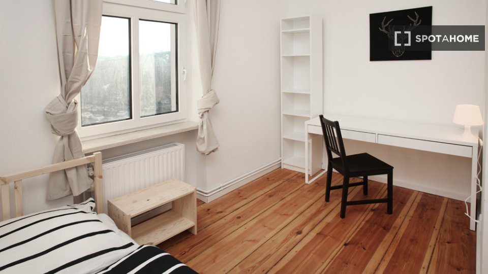 Double room Berlin, 5 beds, 124m² — photo 12