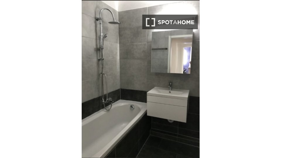 Double room Stuttgart, 3 beds, 13m² — photo 10