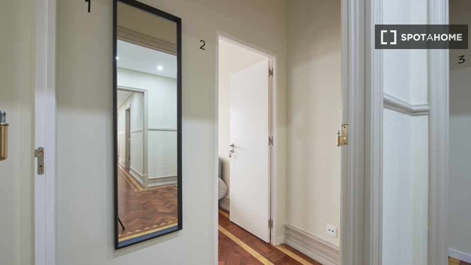 Double room Lisbon, 9 beds — photo 30