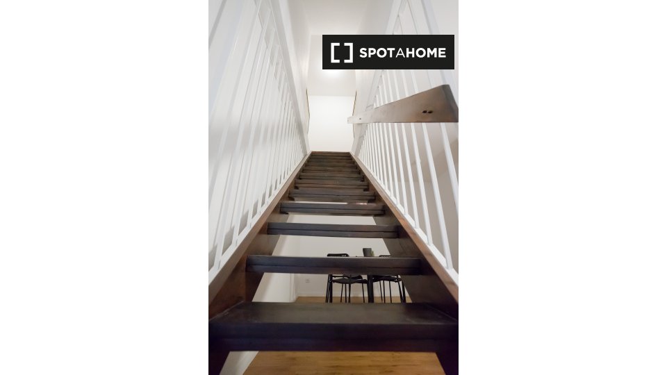 Double room Dusseldorf, 4 beds — photo 9