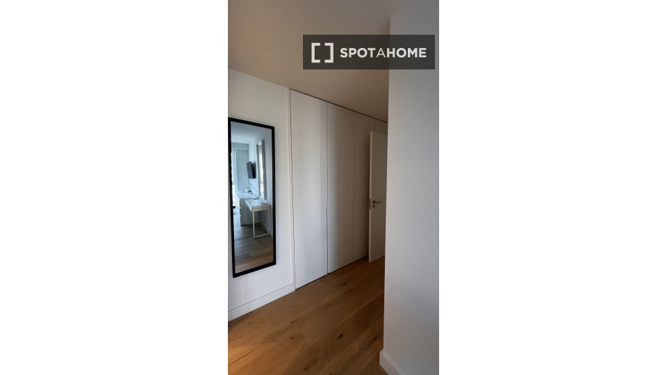 Apartment Lisbon, 2 beds, 108m² — photo 10