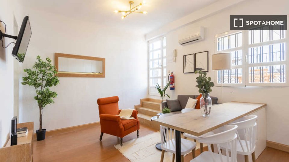 Double room Madrid, 3 beds — photo 49