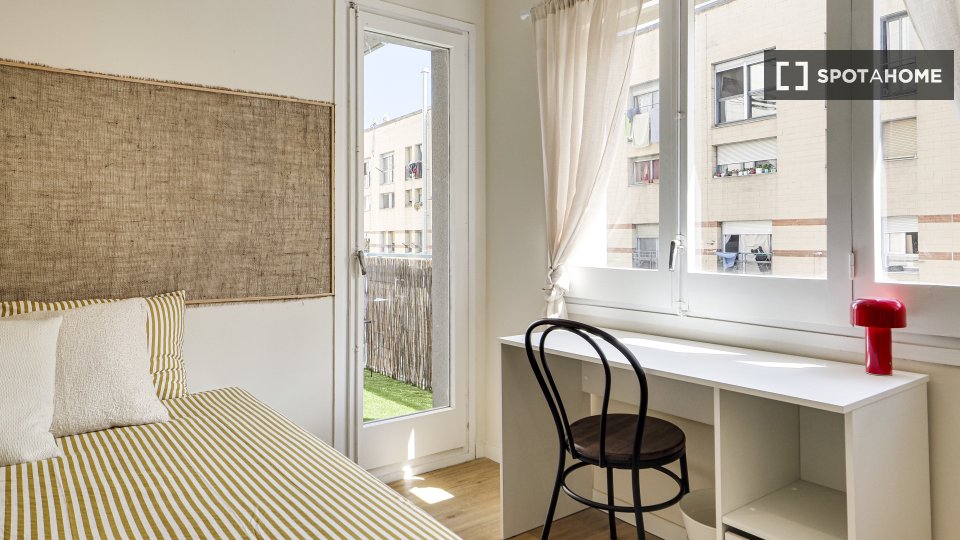 Double room Barcelona, 4 beds, 85m² — photo 36