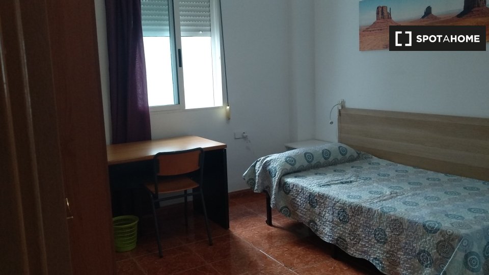 Double room Valencia, 6 beds, 160m² — photo 1